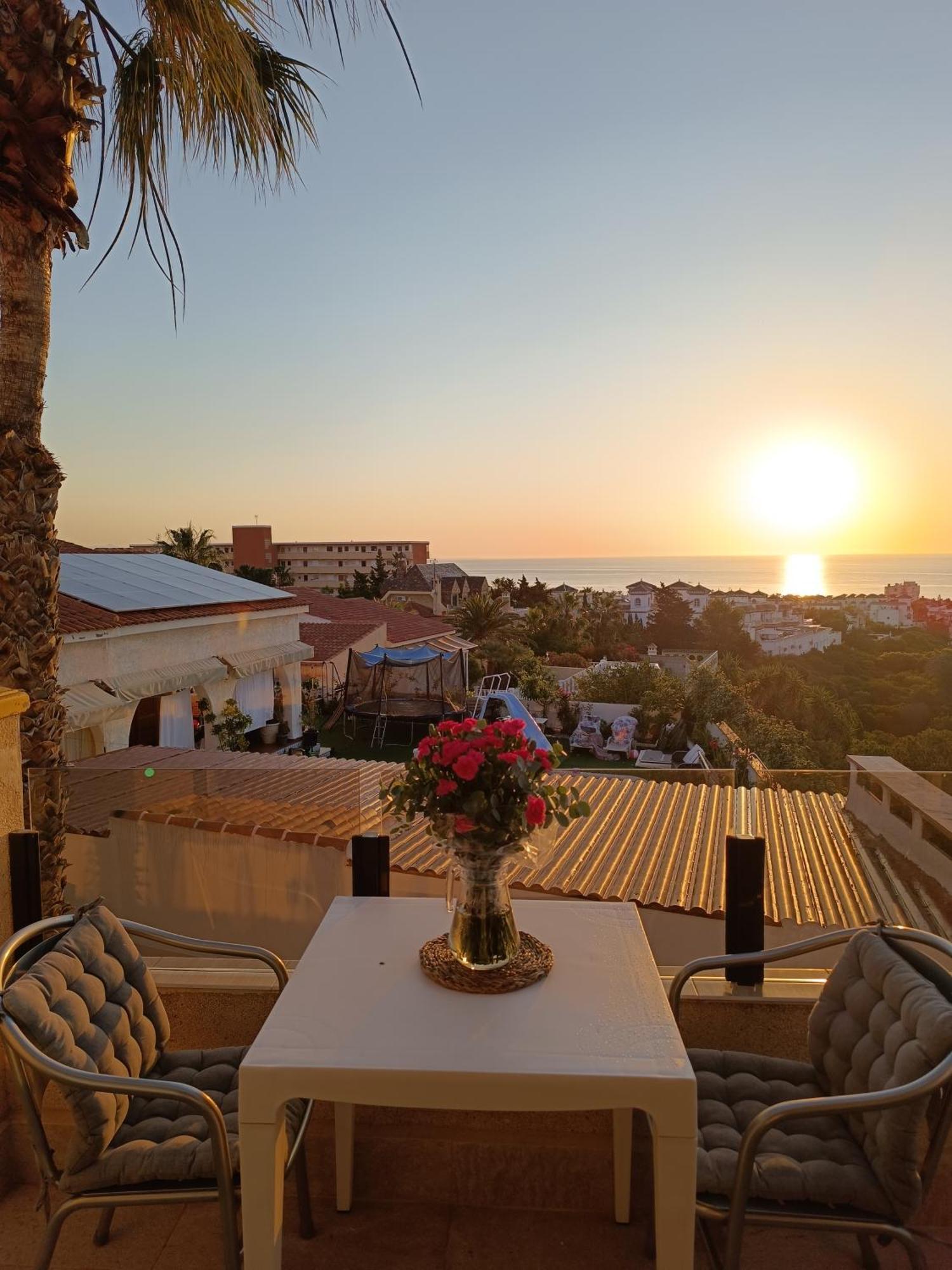 Rising Sun Bungalow Torrevieja Exteriör bild
